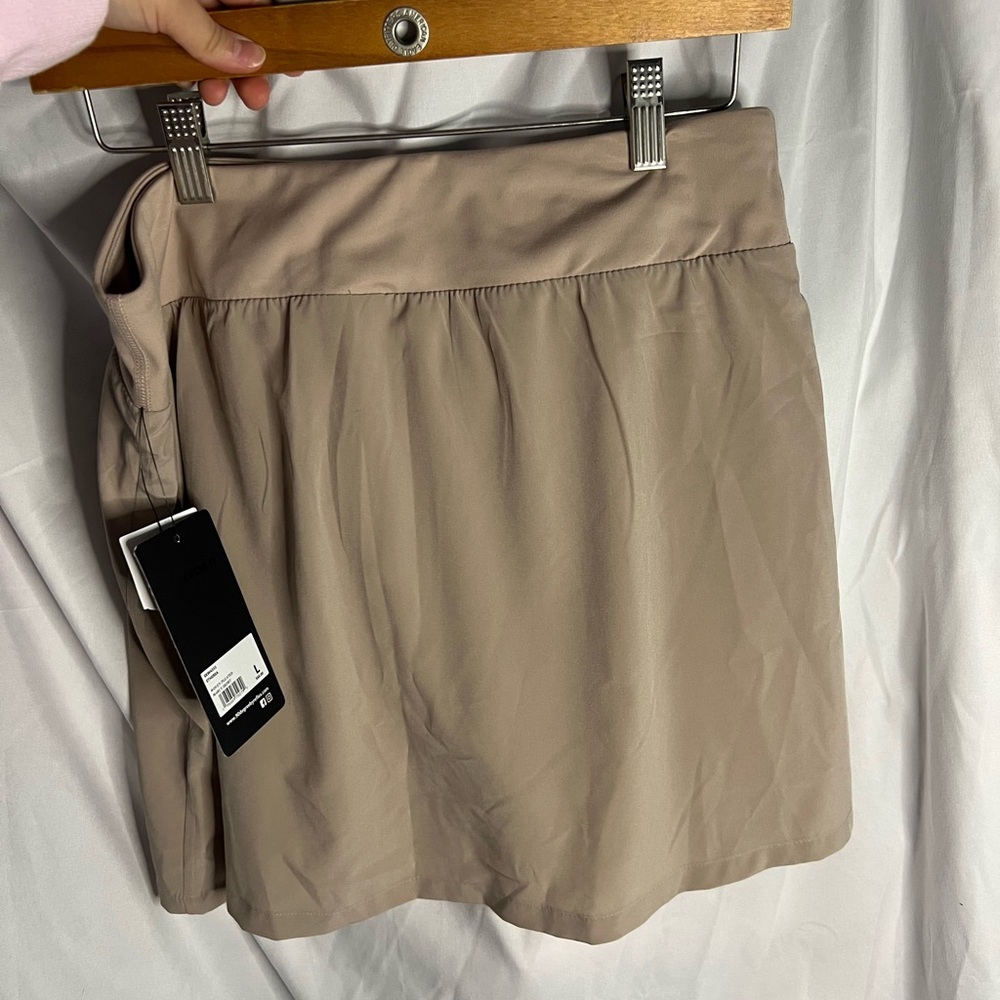 NWT 90 degree by Reflex women’s woven pleated Marcy skort size L in tan colored - Picture 2 of 7